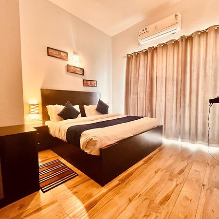 Pearl Grand Boutique Cottage In Omaxe Anandam Vrindavan - #Premium Ac Rooms With Balcony #Big Parking #Lift #Garden #Peaceful Area #Near Prem Mandir #Property Of The Year #Most Awarded Dış mekan fotoğraf
