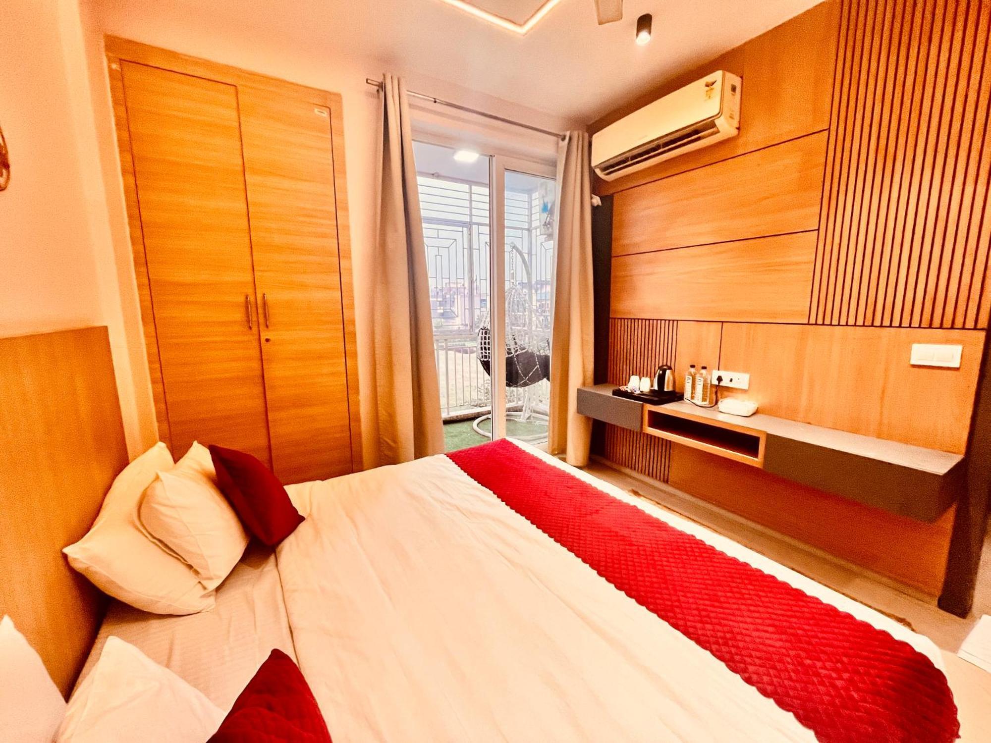 Pearl Grand Boutique Cottage In Omaxe Anandam Vrindavan - #Premium Ac Rooms With Balcony #Big Parking #Lift #Garden #Peaceful Area #Near Prem Mandir #Property Of The Year #Most Awarded Dış mekan fotoğraf