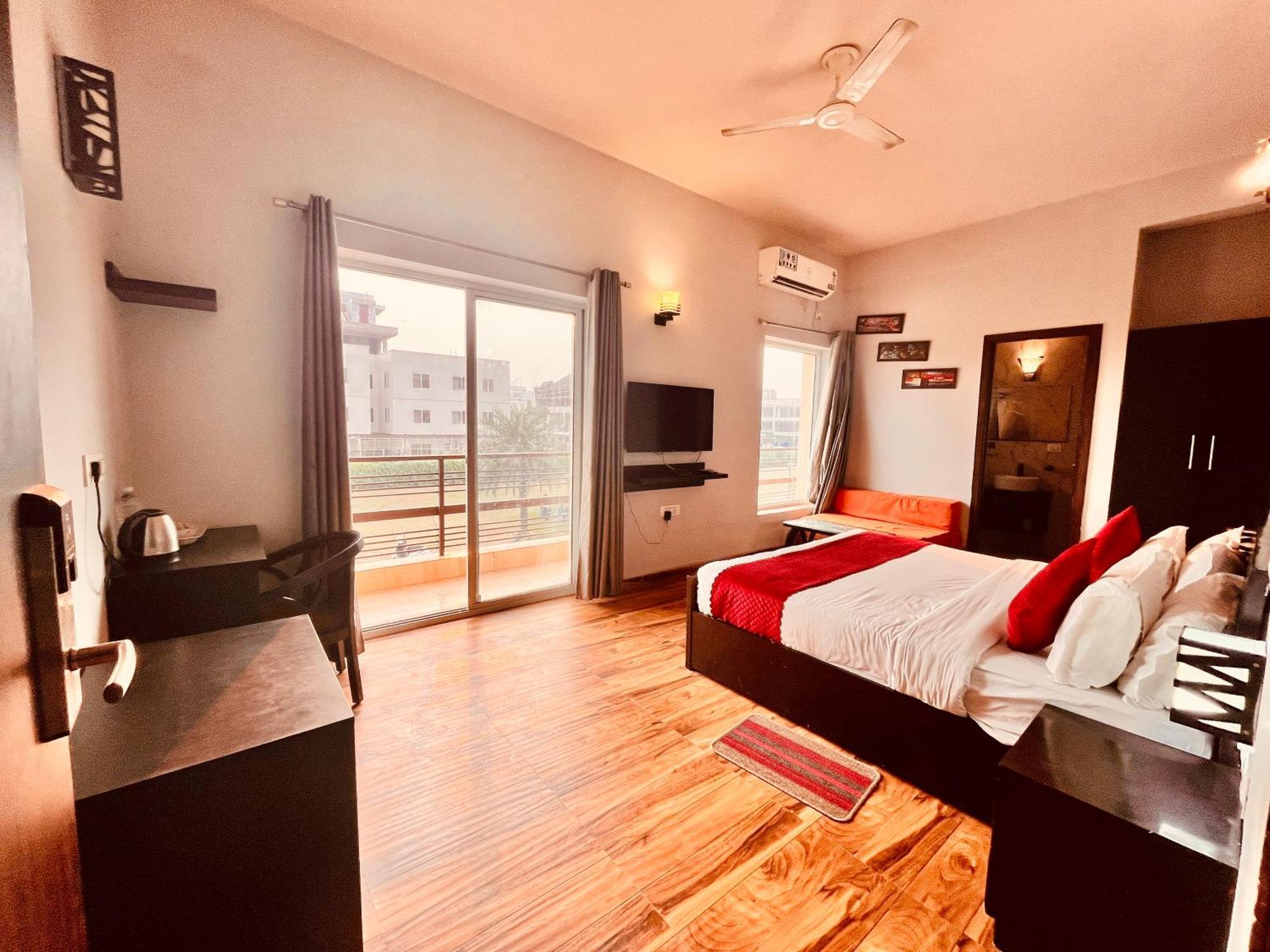 Pearl Grand Boutique Cottage In Omaxe Anandam Vrindavan - #Premium Ac Rooms With Balcony #Big Parking #Lift #Garden #Peaceful Area #Near Prem Mandir #Property Of The Year #Most Awarded Dış mekan fotoğraf