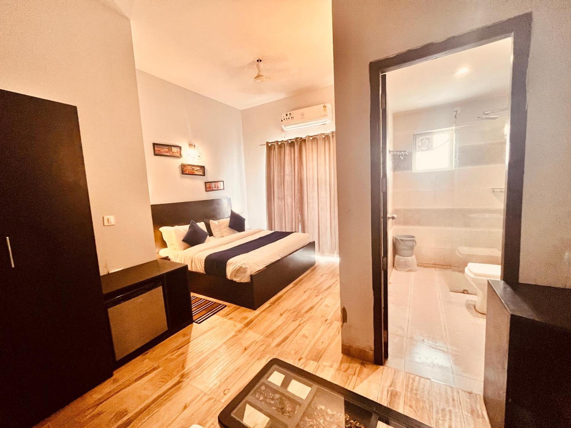 Pearl Grand Boutique Cottage In Omaxe Anandam Vrindavan - #Premium Ac Rooms With Balcony #Big Parking #Lift #Garden #Peaceful Area #Near Prem Mandir #Property Of The Year #Most Awarded Dış mekan fotoğraf