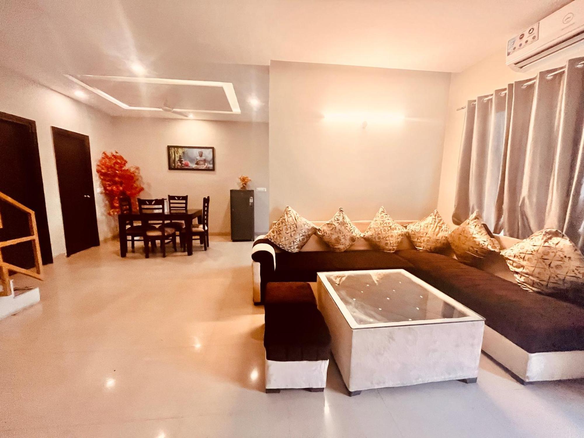 Pearl Grand Boutique Cottage In Omaxe Anandam Vrindavan - #Premium Ac Rooms With Balcony #Big Parking #Lift #Garden #Peaceful Area #Near Prem Mandir #Property Of The Year #Most Awarded Dış mekan fotoğraf