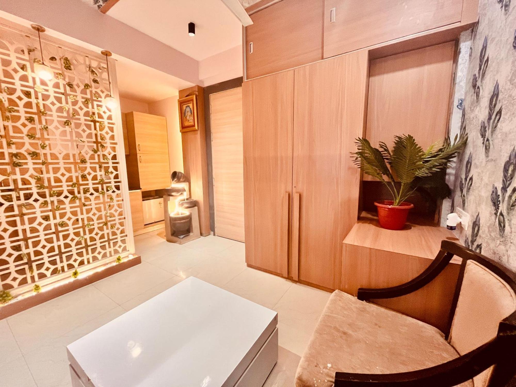 Pearl Grand Boutique Cottage In Omaxe Anandam Vrindavan - #Premium Ac Rooms With Balcony #Big Parking #Lift #Garden #Peaceful Area #Near Prem Mandir #Property Of The Year #Most Awarded Dış mekan fotoğraf