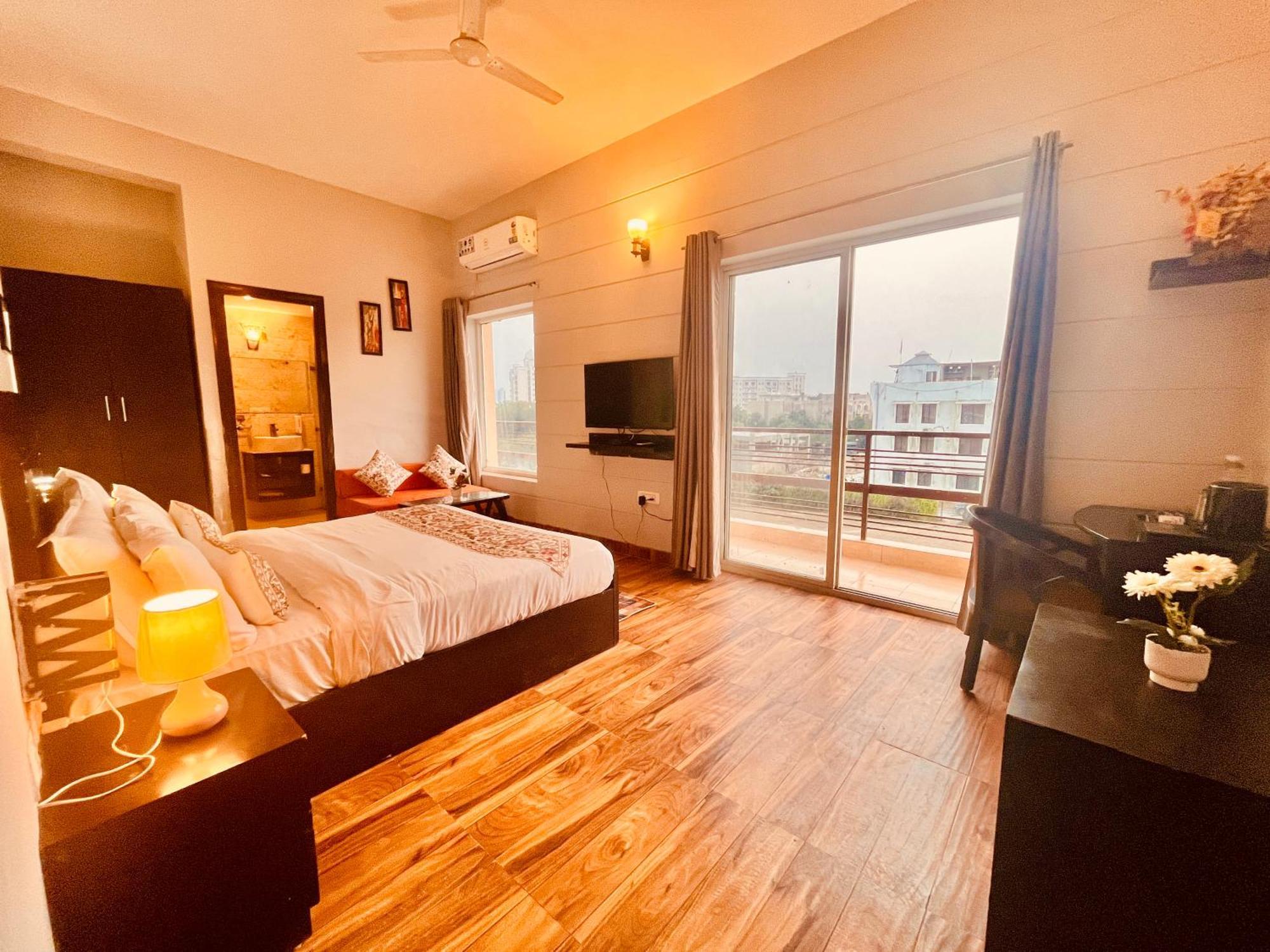 Pearl Grand Boutique Cottage In Omaxe Anandam Vrindavan - #Premium Ac Rooms With Balcony #Big Parking #Lift #Garden #Peaceful Area #Near Prem Mandir #Property Of The Year #Most Awarded Dış mekan fotoğraf